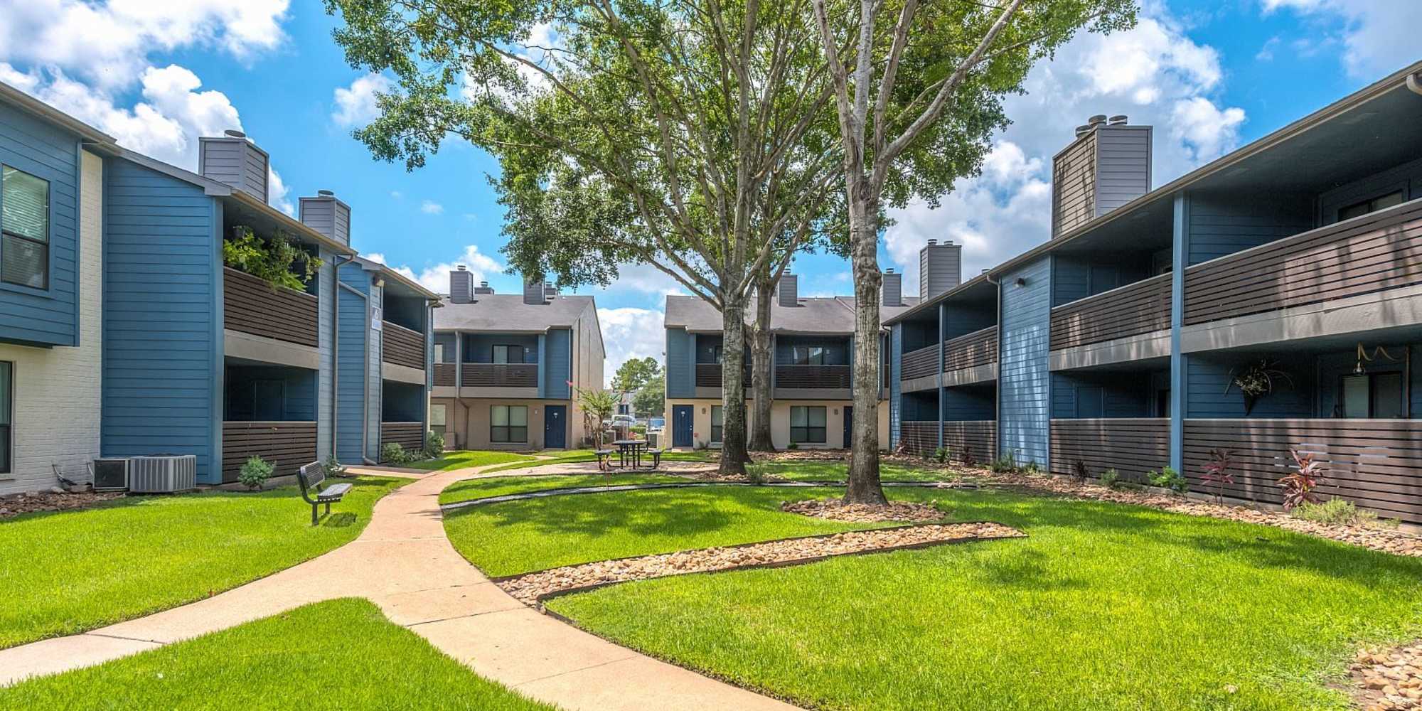 Apartments at The Brighton in Houston, Texas