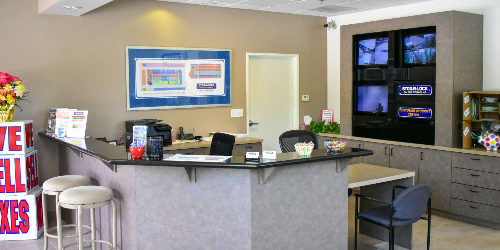 Self Storage Palm Desert, CA near The Golf Center STORNLOCK Self Storage