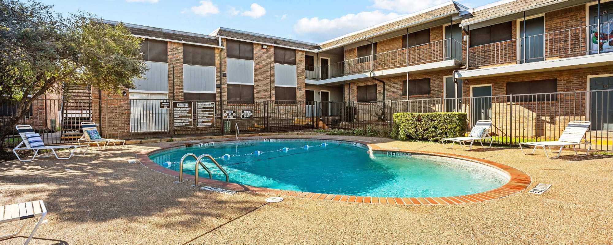 Apartments at Oakwood in Dallas, Texas