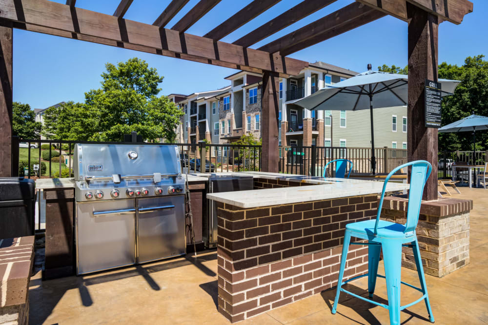 Outdoor BBQ area at Continuum 115 in Mooresville, North Carolina 