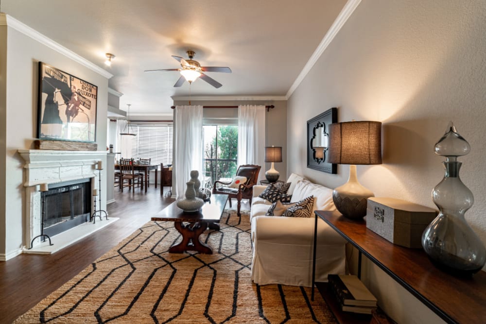 Spacious, well decorated living room at Marquis at Lantana in Flower Mound, Texas