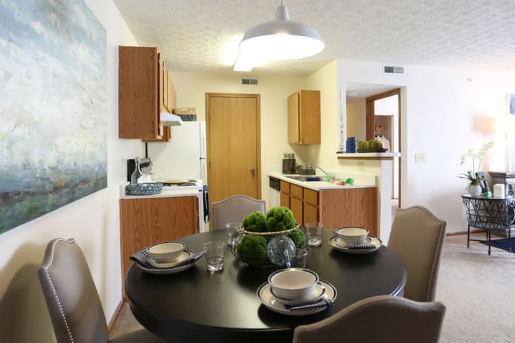 Dining room at Enclave at Albany Park in Westerville, Ohio