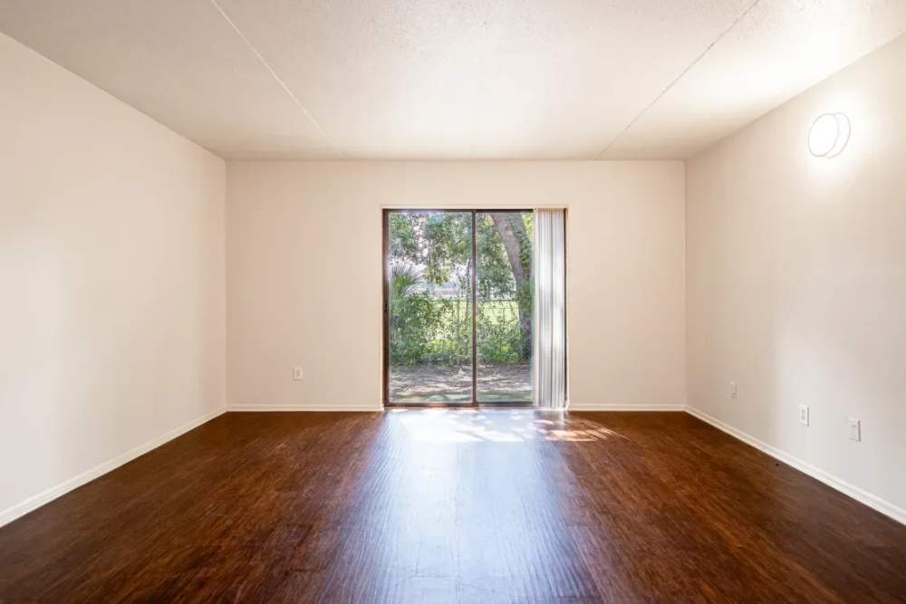 Spacious living room at Caroline Arms in Jacksonville, Florida