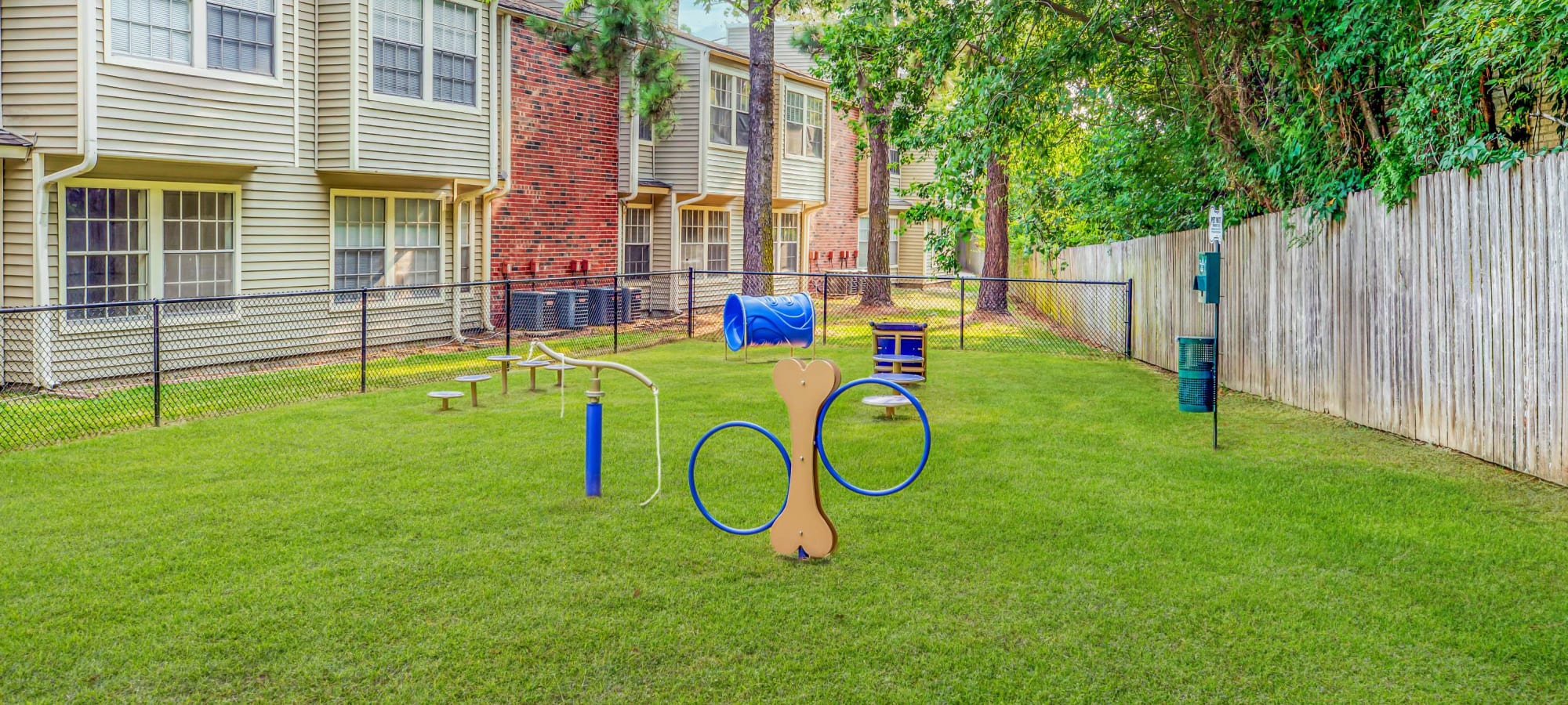 Amenities at Atlas at Foresthaven in Baton Rouge, Louisiana
