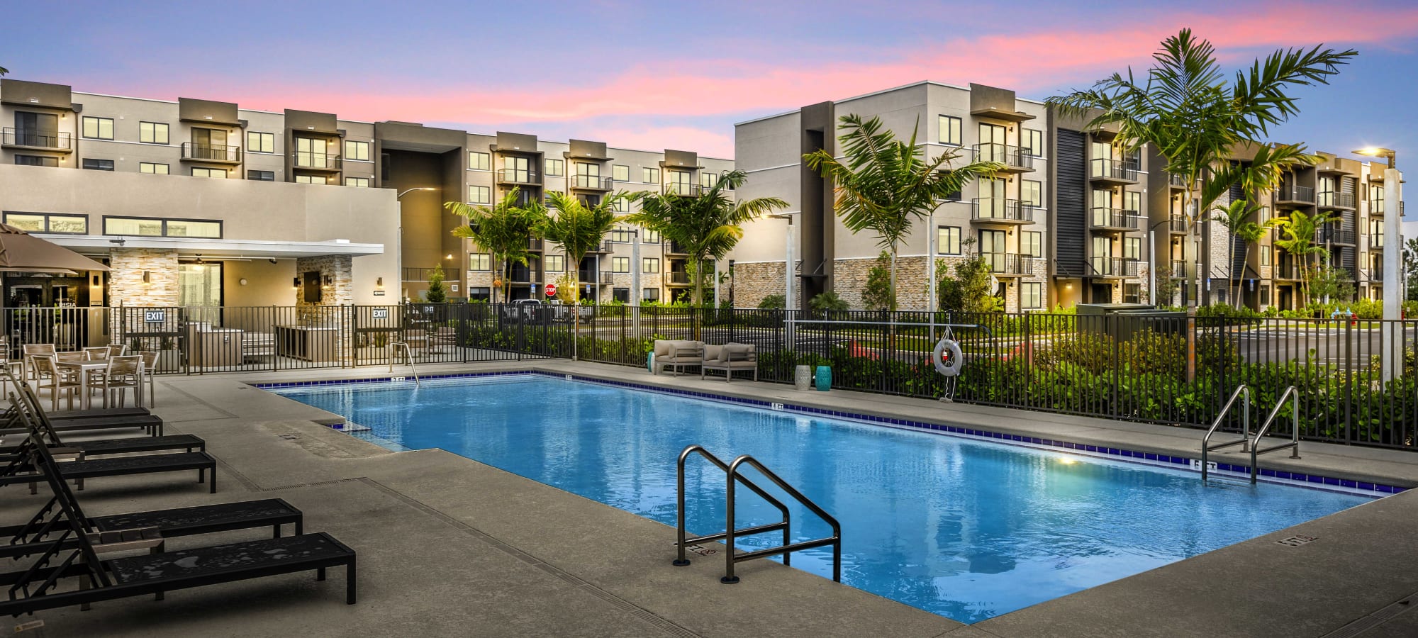 Apartments at Pine Ridge in West Palm Beach, Florida