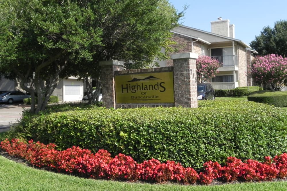 Front entrance sign at Highlands of Duncanville in Duncanville, Texas