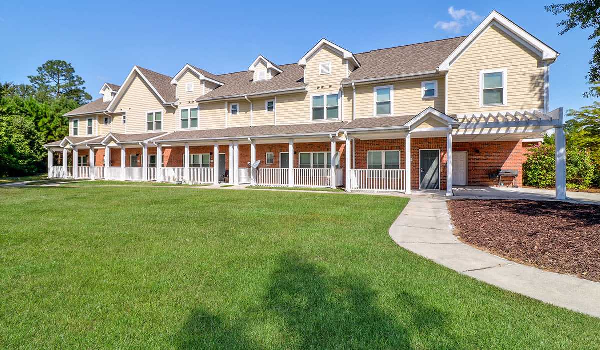 Apartment outer view at Harmony Greene in Pooler, Georgia