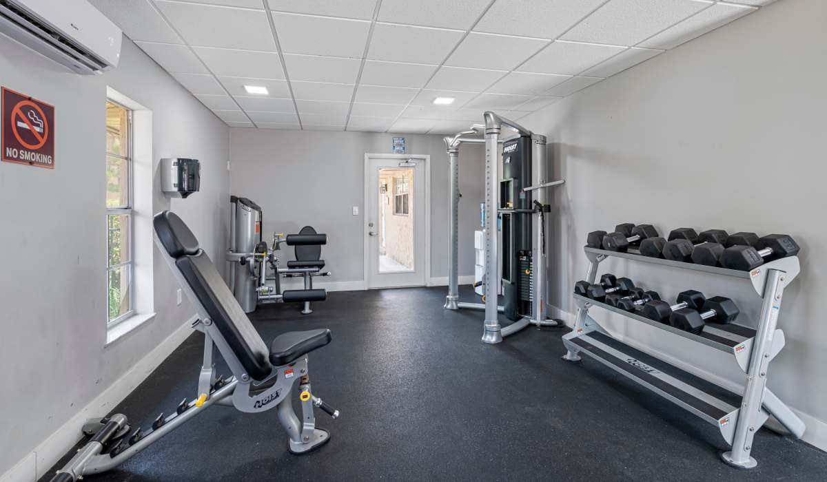 Fitness center with free weights of Marbella Park in Orlando, Florida