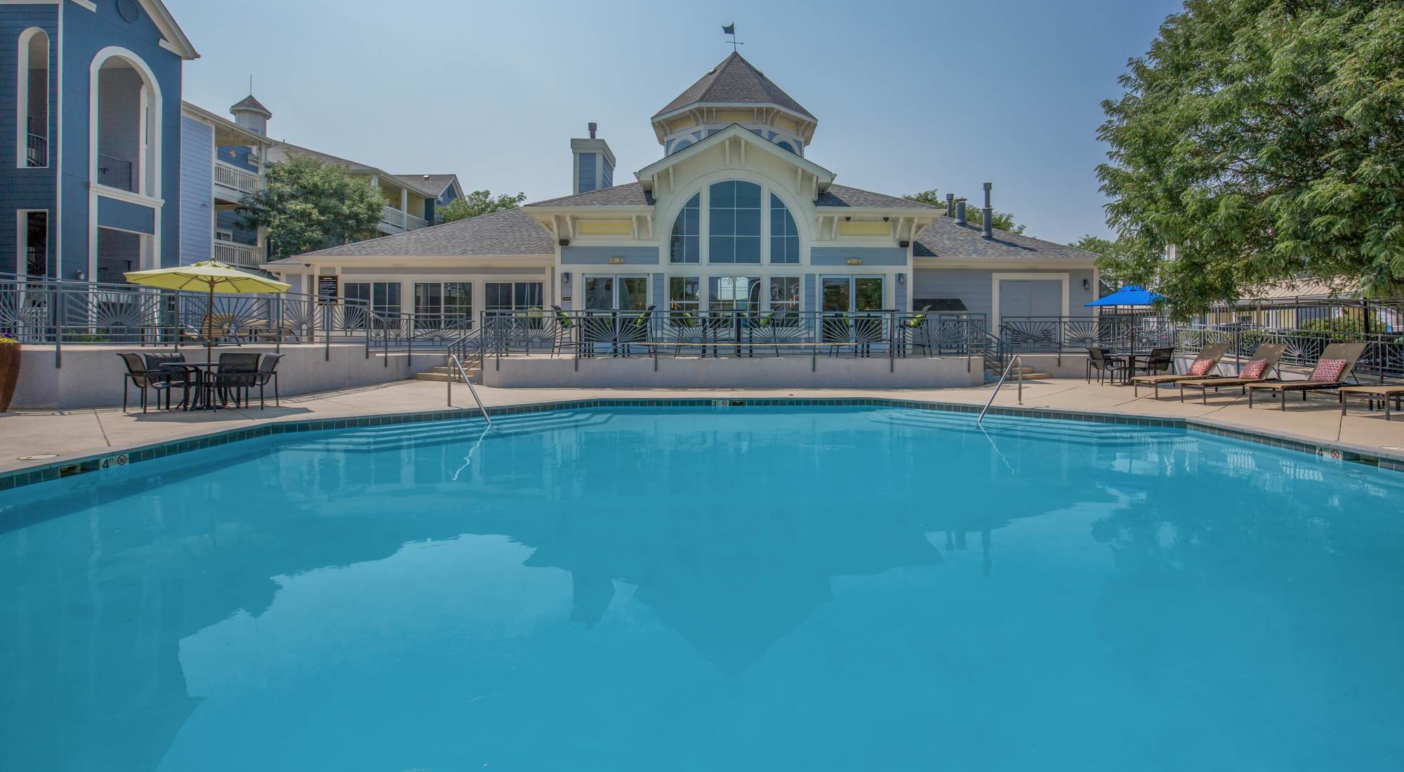 Amenities | One Belmar Place in Lakewood, Colorado