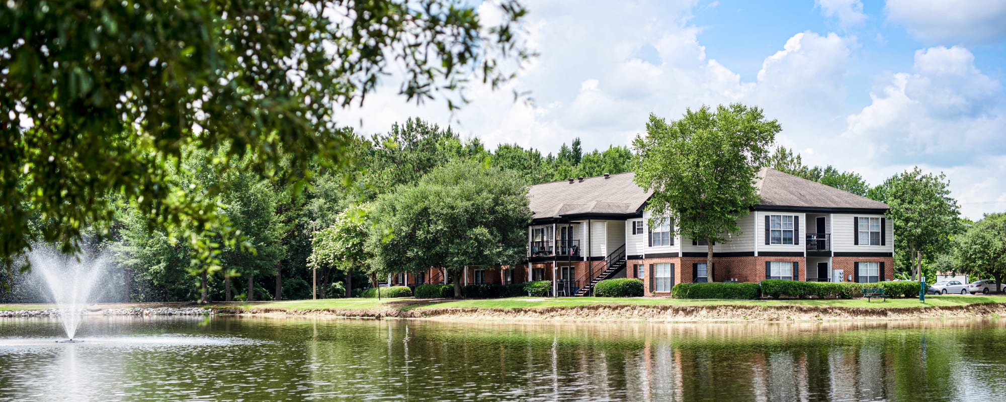 Apartments at Windsor Lake in Brandon, Mississippi