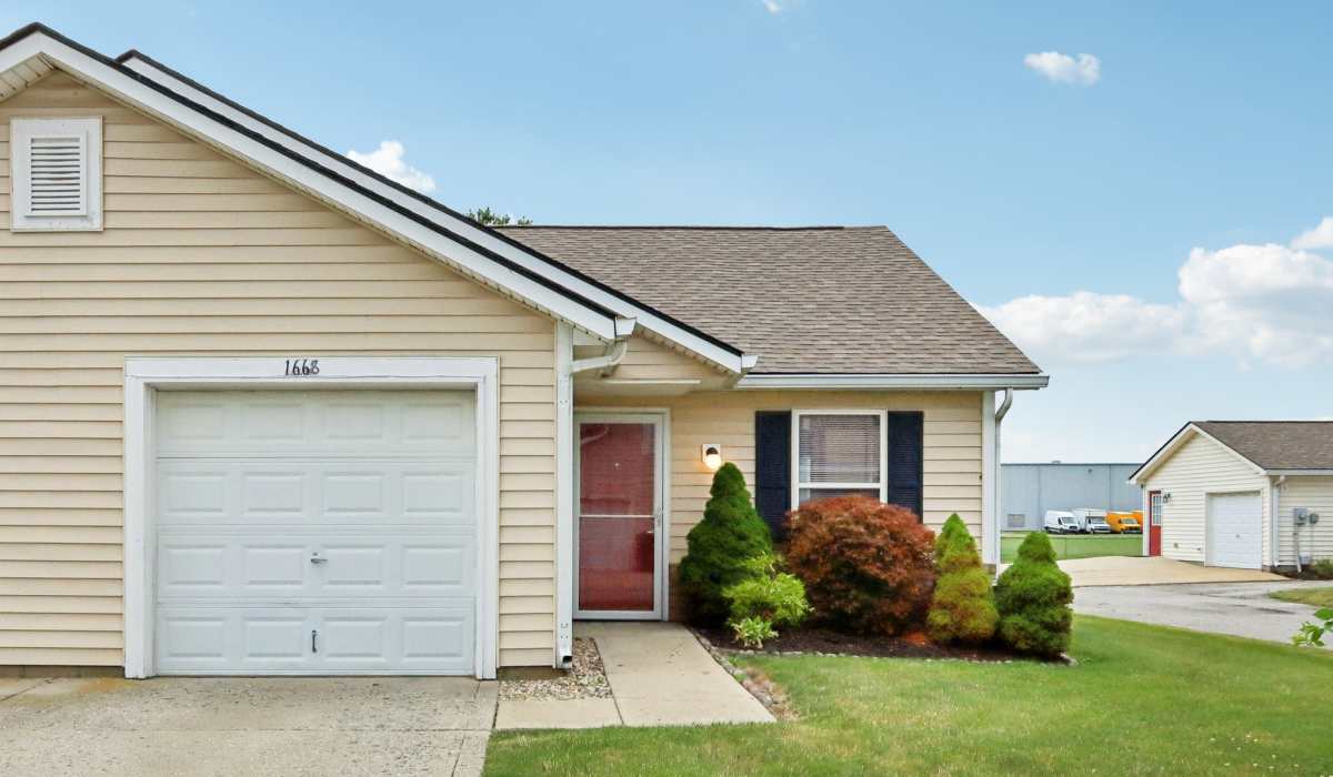 Front view at Broadway Village Apartments in Greenfield,Indiana