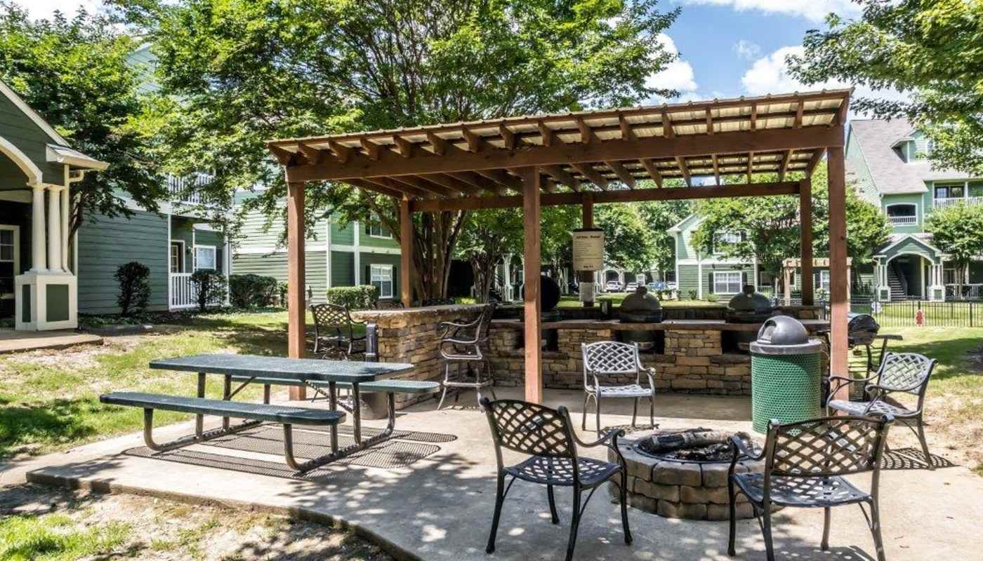 Outdoor bbq area at Camellia Trace in Jackson, Tennessee