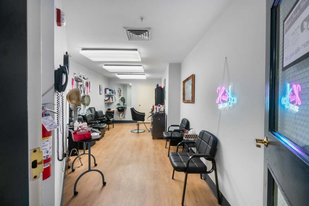 salon at Pin Oak Village in Bowie, Maryland