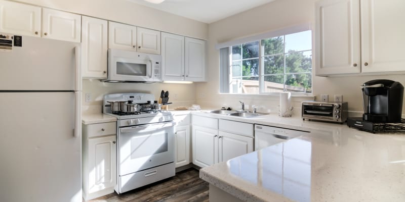 A fully equipped kitchen at Santo Terrace in San Diego, California