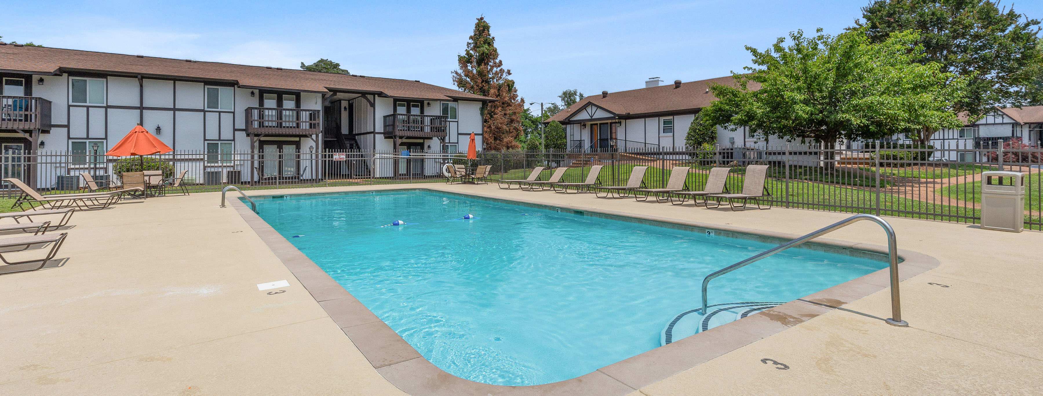 Swimming Pool at Nottingham Apartments