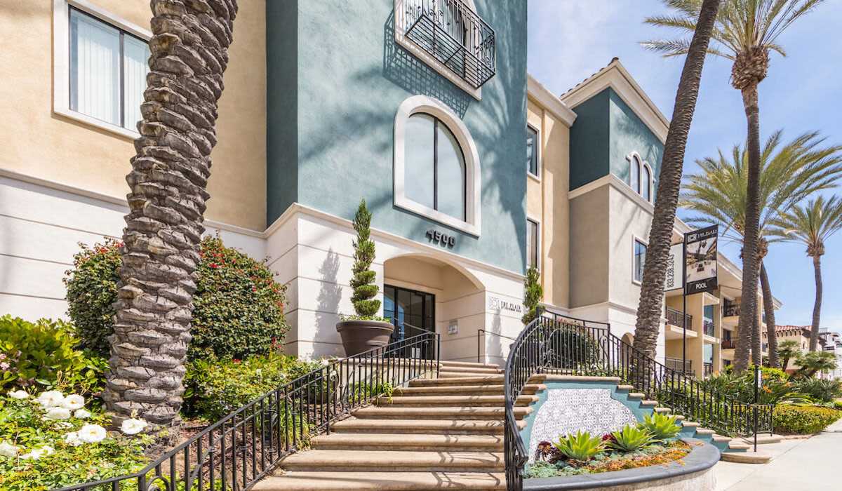 Apartment exterior at Plaza at Sherman Oaks in Sherman Oaks, California