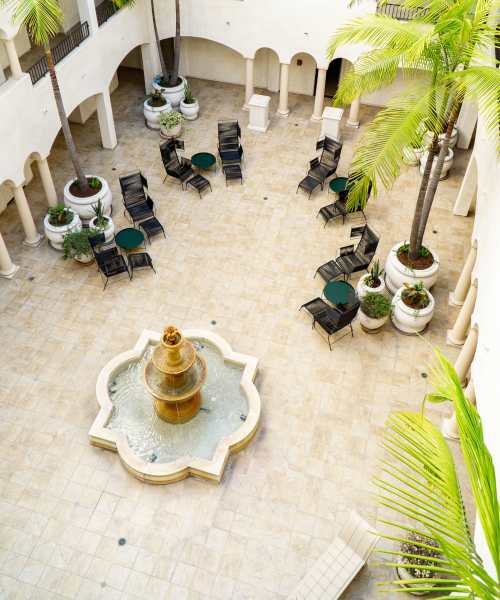 Courtyard at Luxe Villas in Brentwood, California