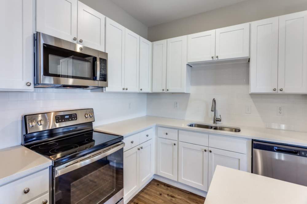 Fully equipped kitchen at The Trail Lakes in Fort Worth, Texas