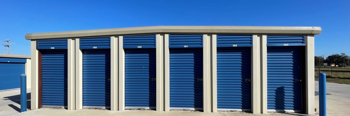 Contact KO Storage in Pearsall, Texas