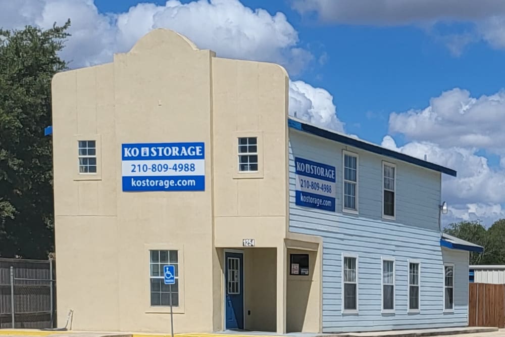 Learn more about features at KO Storage in Pleasanton, Texas