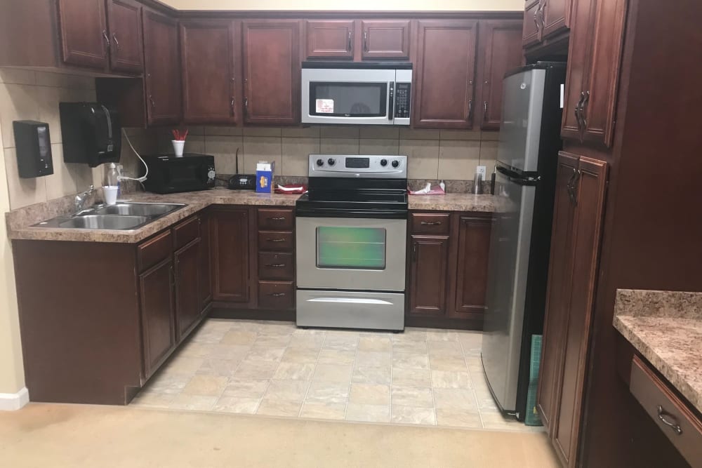 Resident kitchen at Arcadian Cove in Richmond, Kentucky.