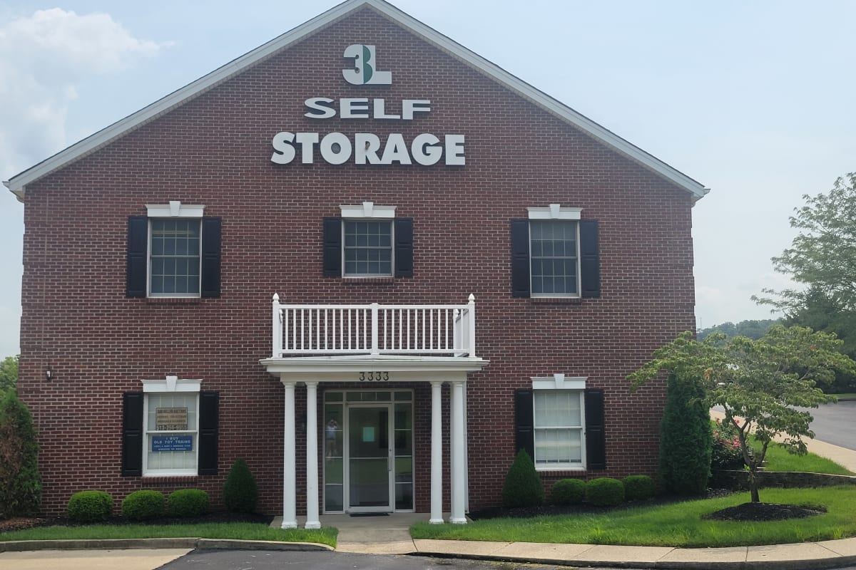 The main entrance at 3L Self Storage in Fort Wright, Kentucky