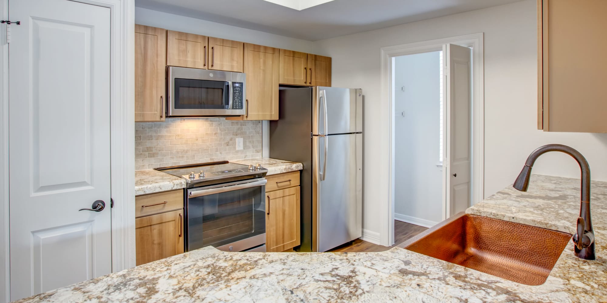 North Austin, TX Apartments & Townhomes for Rent | Riata Austin