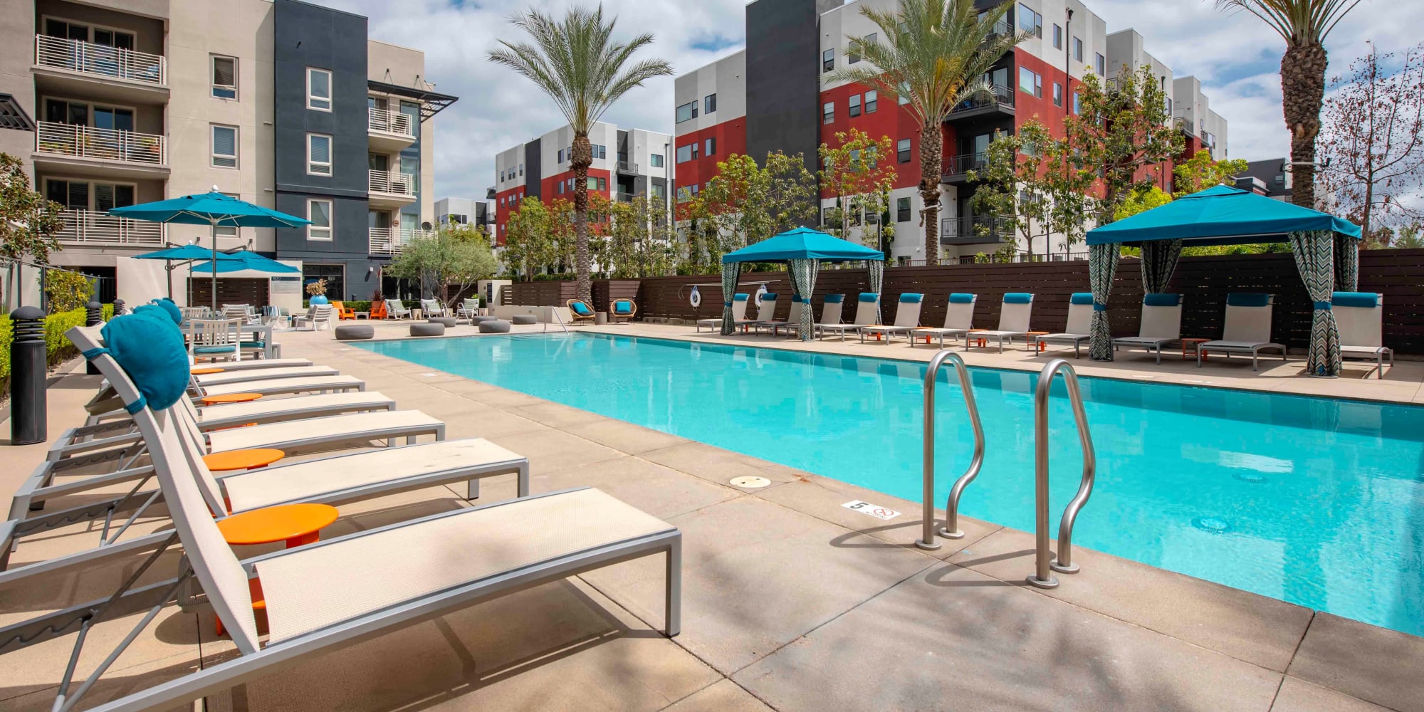 Apartments at Sofi Warner Center in Woodland Hills, California