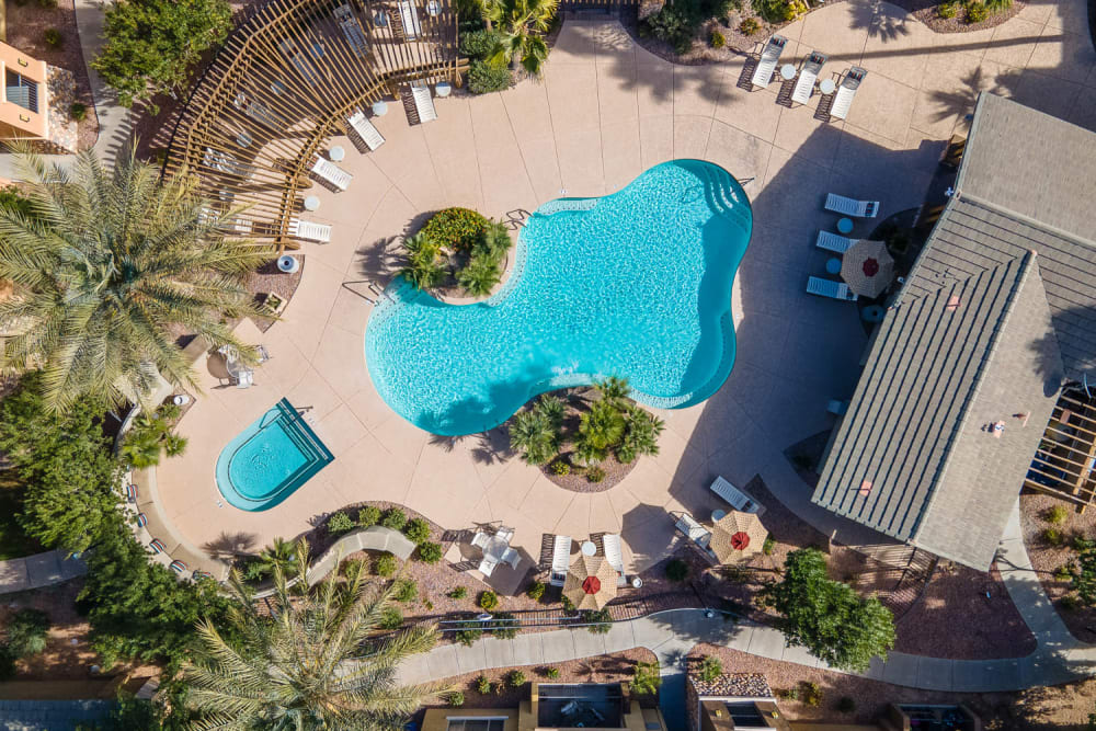 Beautiful swimming pool on a sunny day at Borrego at Spectrum in Gilbert, Arizona