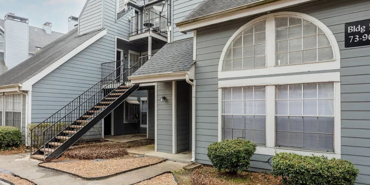 Apartments at Pine Lake Village in Houston, Texas
