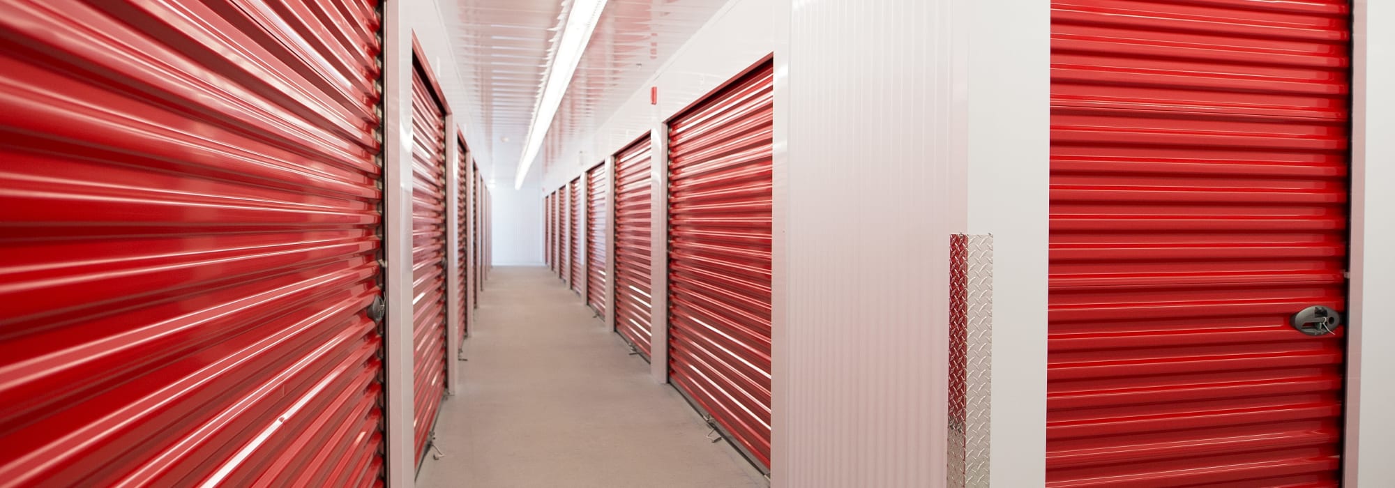 Apple Self Storage - Kitchener - Highland in Kitchener, Ontario