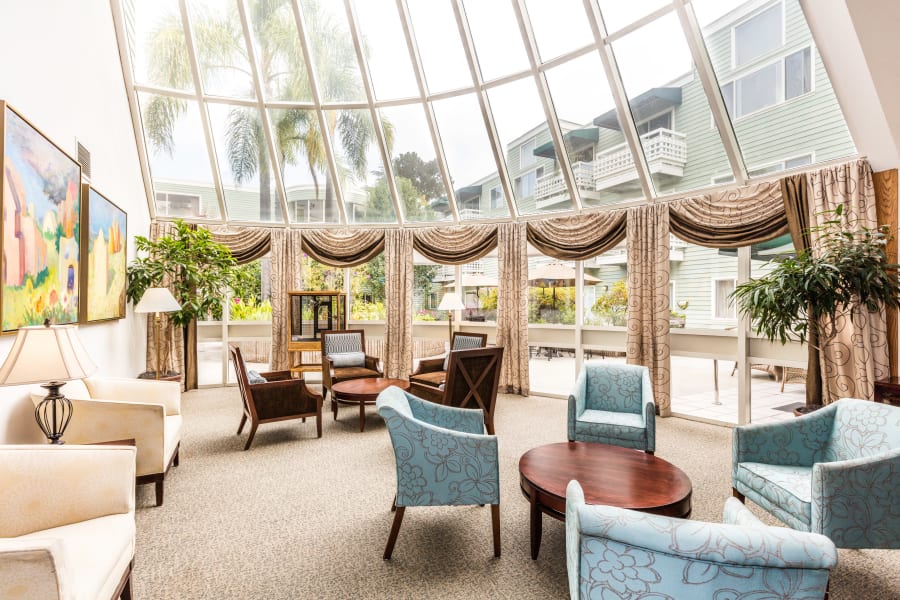 Spacious and extravagant sunroom at Palo Alto Commons in Palo Alto, California
