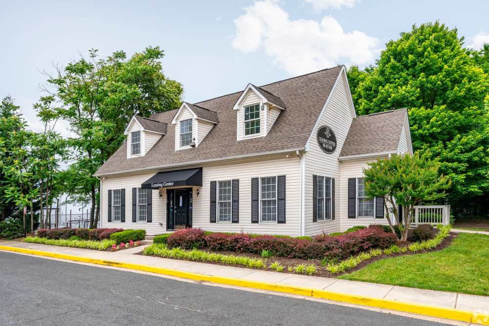 Leasing officeat Parke Cheverly Apartments in Hyattsville, Maryland