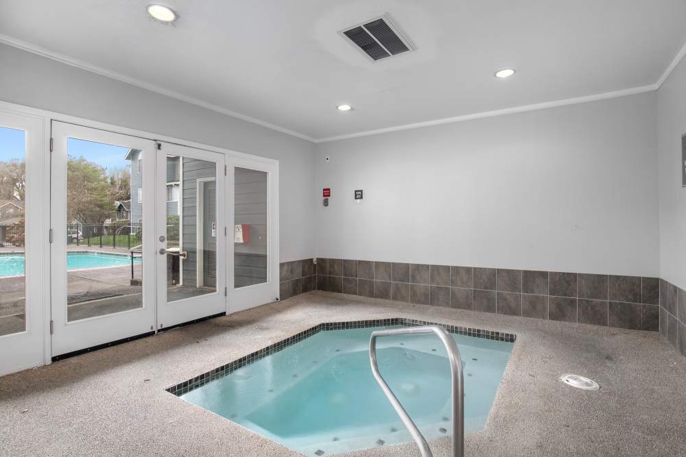 Hot spa pool at Walnut Grove Landing Apartments in Vancouver, Washington