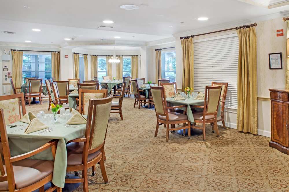 Indoor seating area at Glenncrest at Decatur in Decatur,Georgia