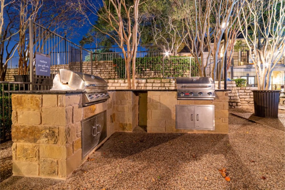 Outdoor BBQ area at Marquis at Treetops in Austin, Texas