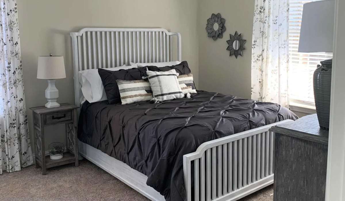 Bedroom with window at Gallatin Commons in Gallatin, Tennessee