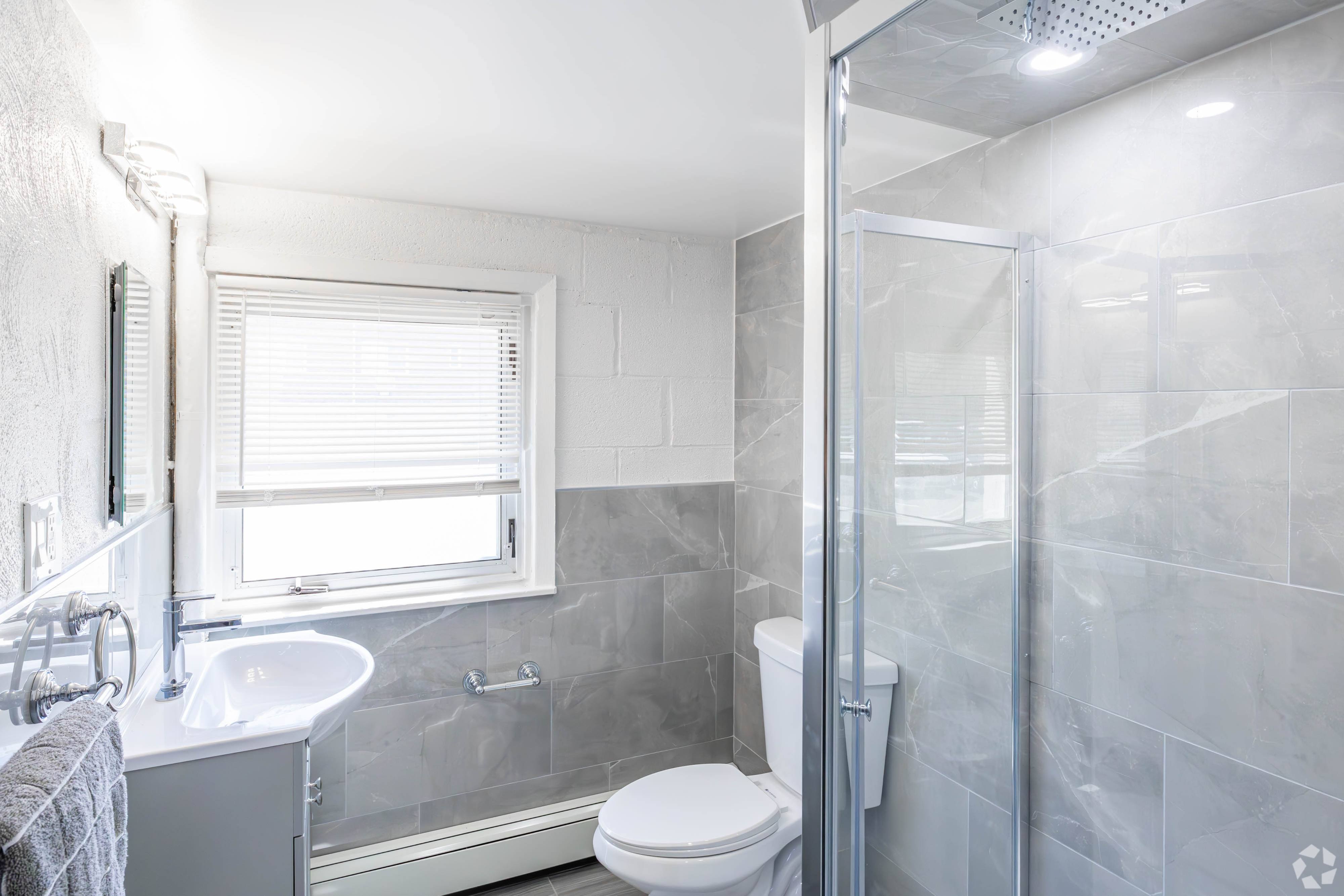2 BR, 2.5 BA - 1955 Sq Ft (Secondary Bath)