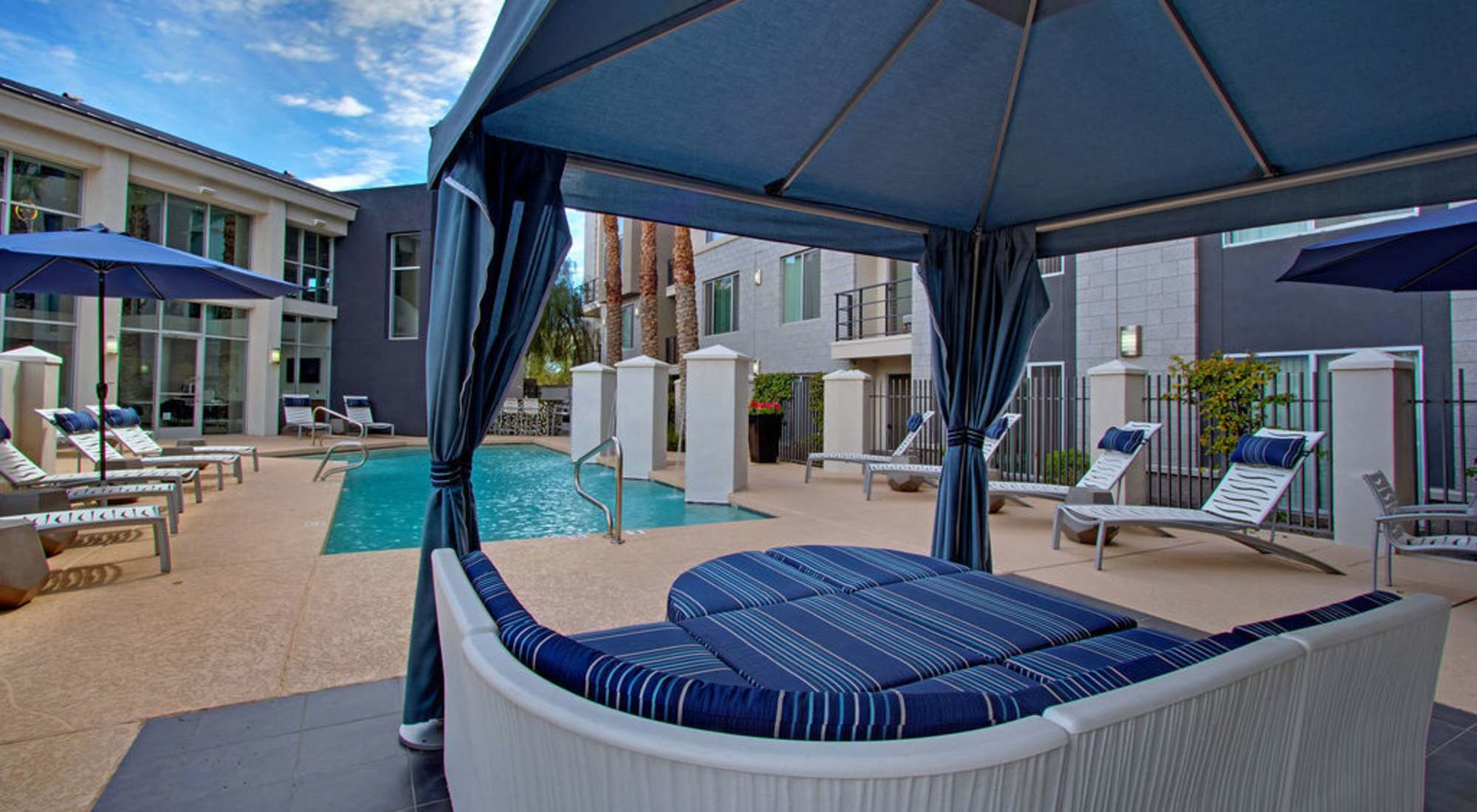 North Scottsdale Apartment Amenities - Gym, Pool