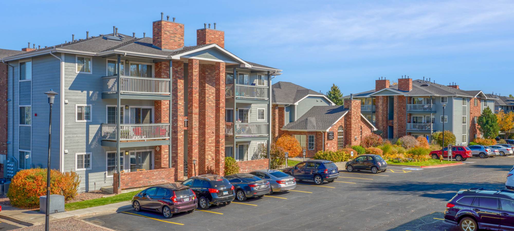 Apply Now at Arapahoe Club Apartments in Denver, Colorado