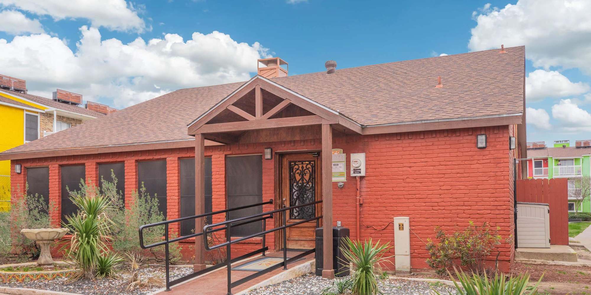 Exterior of community apartment at Mireya in Dallas, Texas
