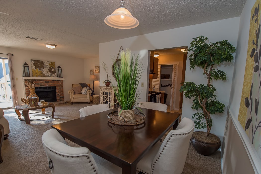Dining room at The Mark Apartments in Ridgeland, Mississippi