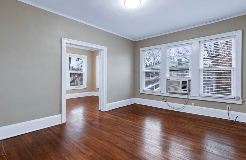 Unfurnished room with windows at Hawthorne Park in Memphis,Tennessee