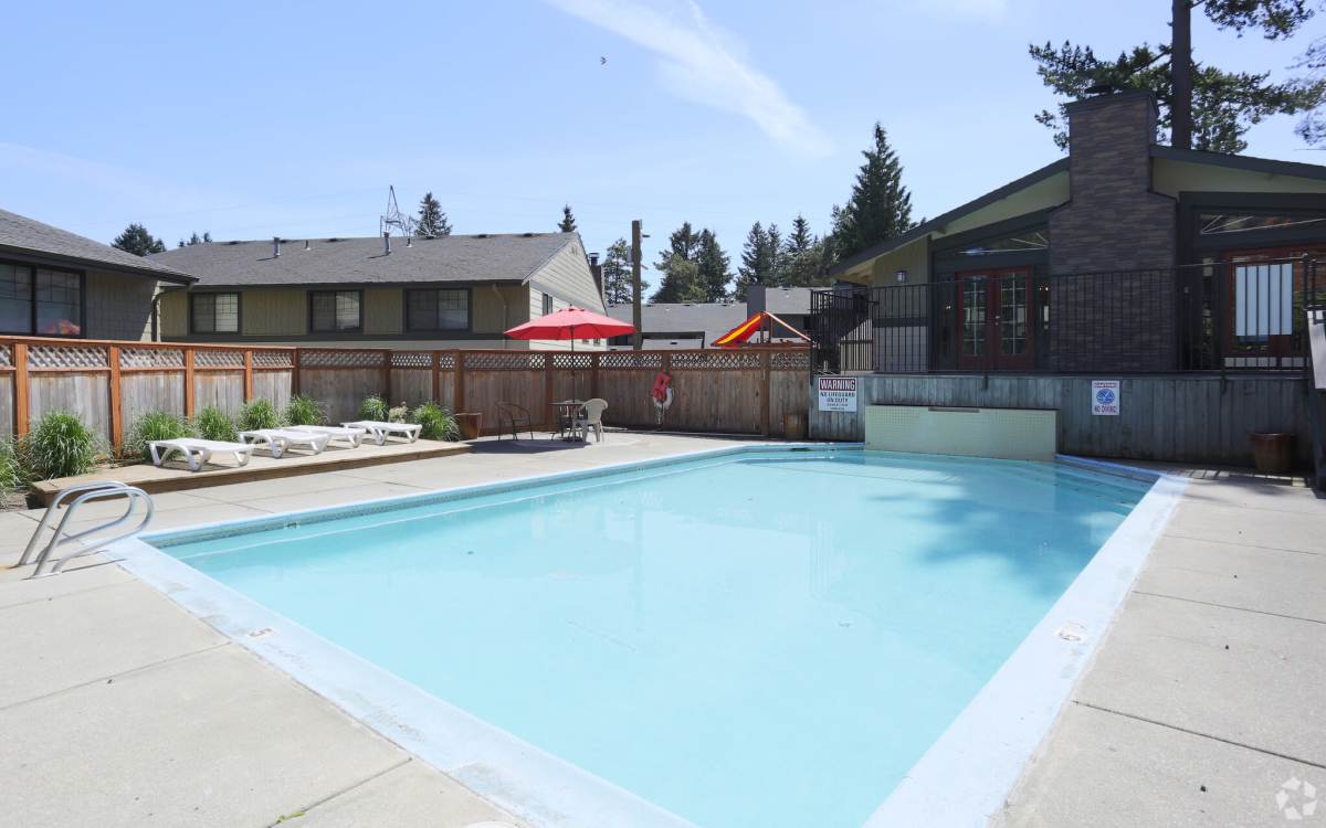 Swimming pool at The Rosewood Apartments in Vancouver, Washington