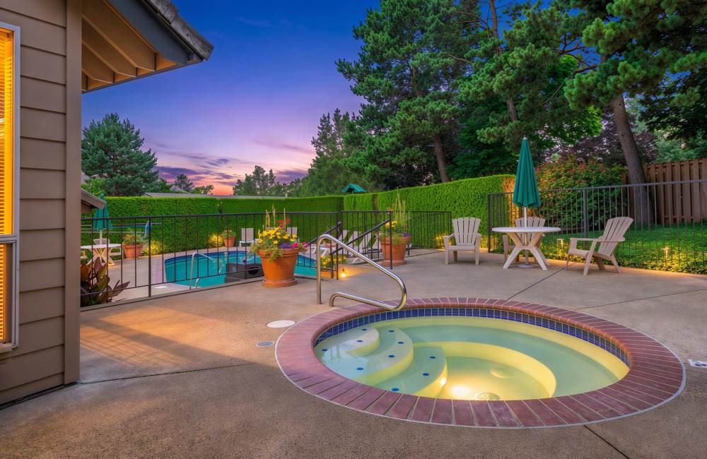 Exterior view of the Spa at Mt. Scott Commons in Happy Valley, Oregon