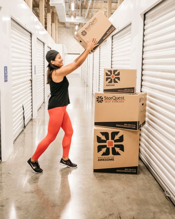 Self Storage NE Woodland, CA StorQuest Express Self Service Storage