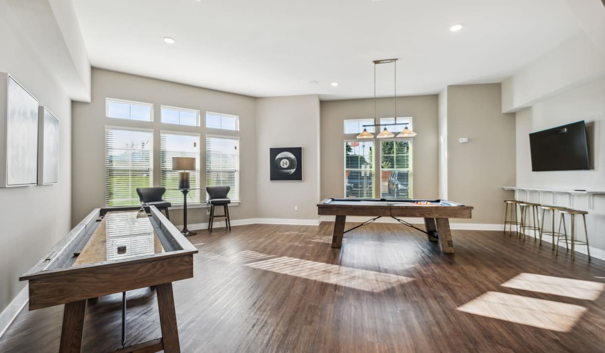 Resident lounge area at Rows at Pinestone in Travelers Rest, South Carolina