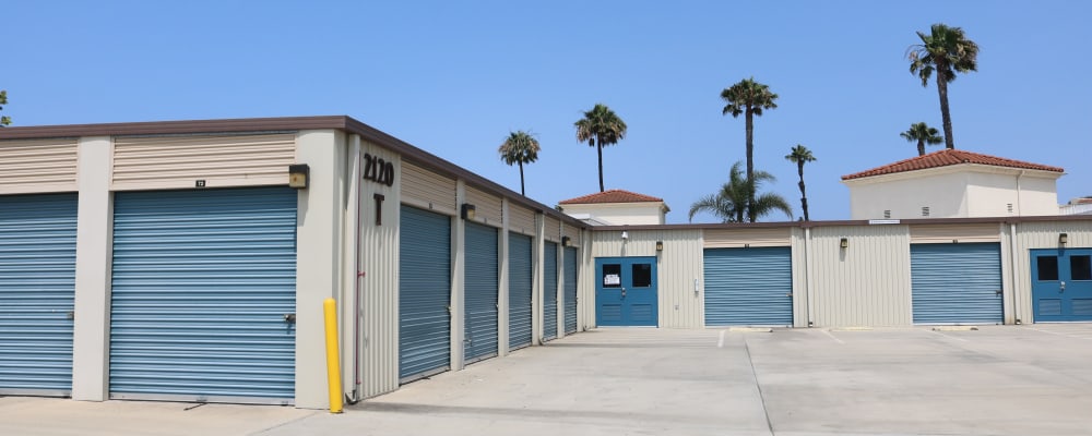 Exterior of Golden State Storage - Oxnard in Oxnard, California