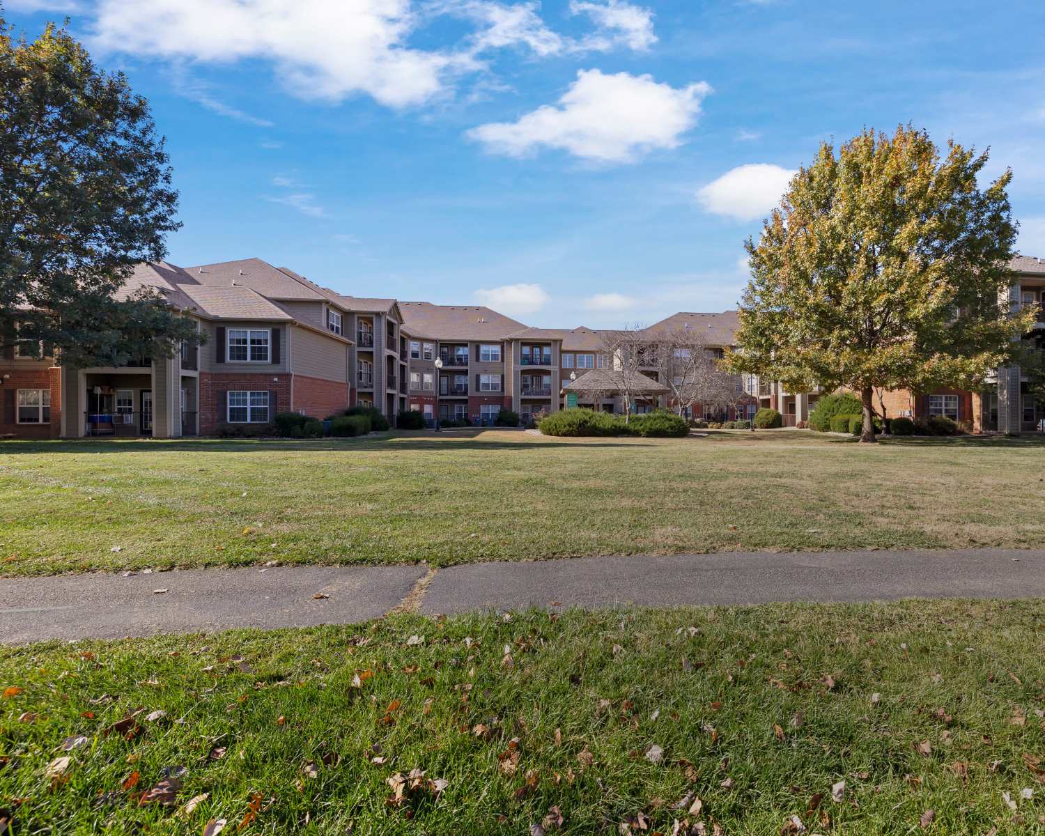 Apartments in Villas At Copper Leaf in Nixa, Missouri