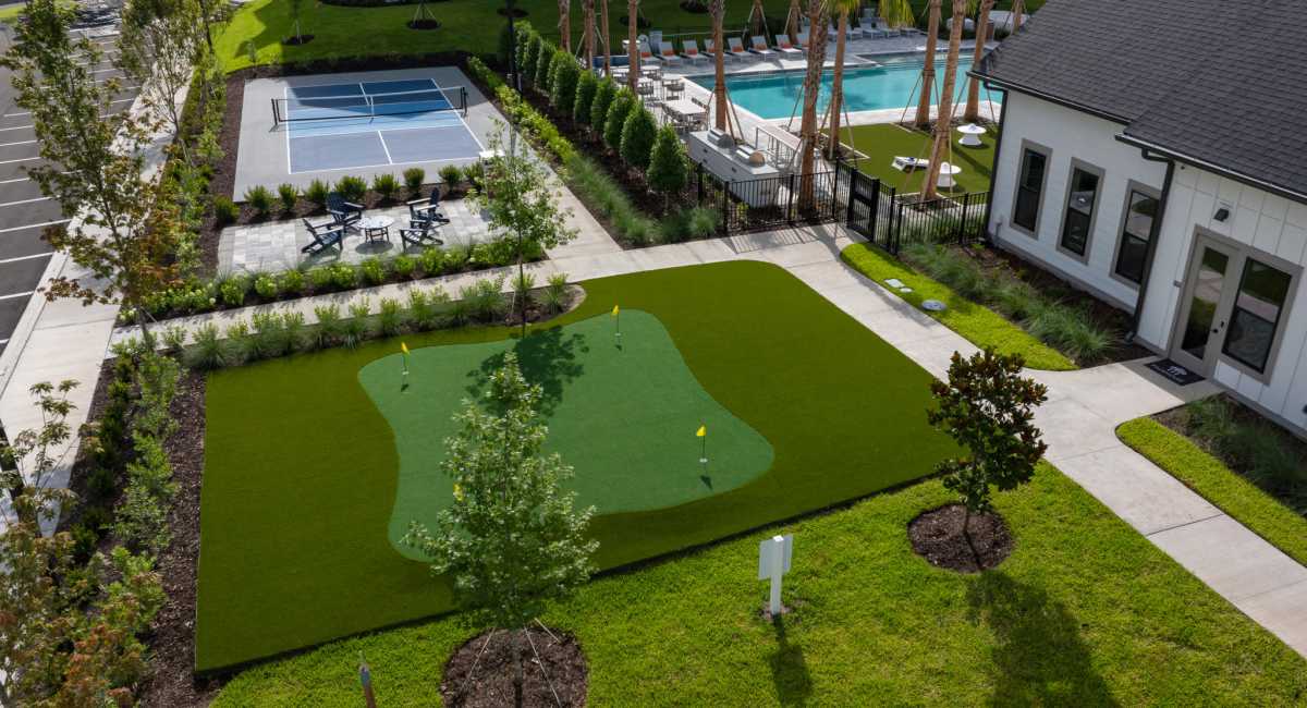 Putting green at Palmhouse Jacksonville